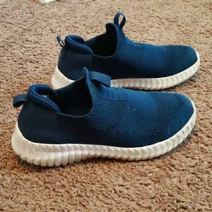 Boy's Skechers running shoe size 1 slip-on style